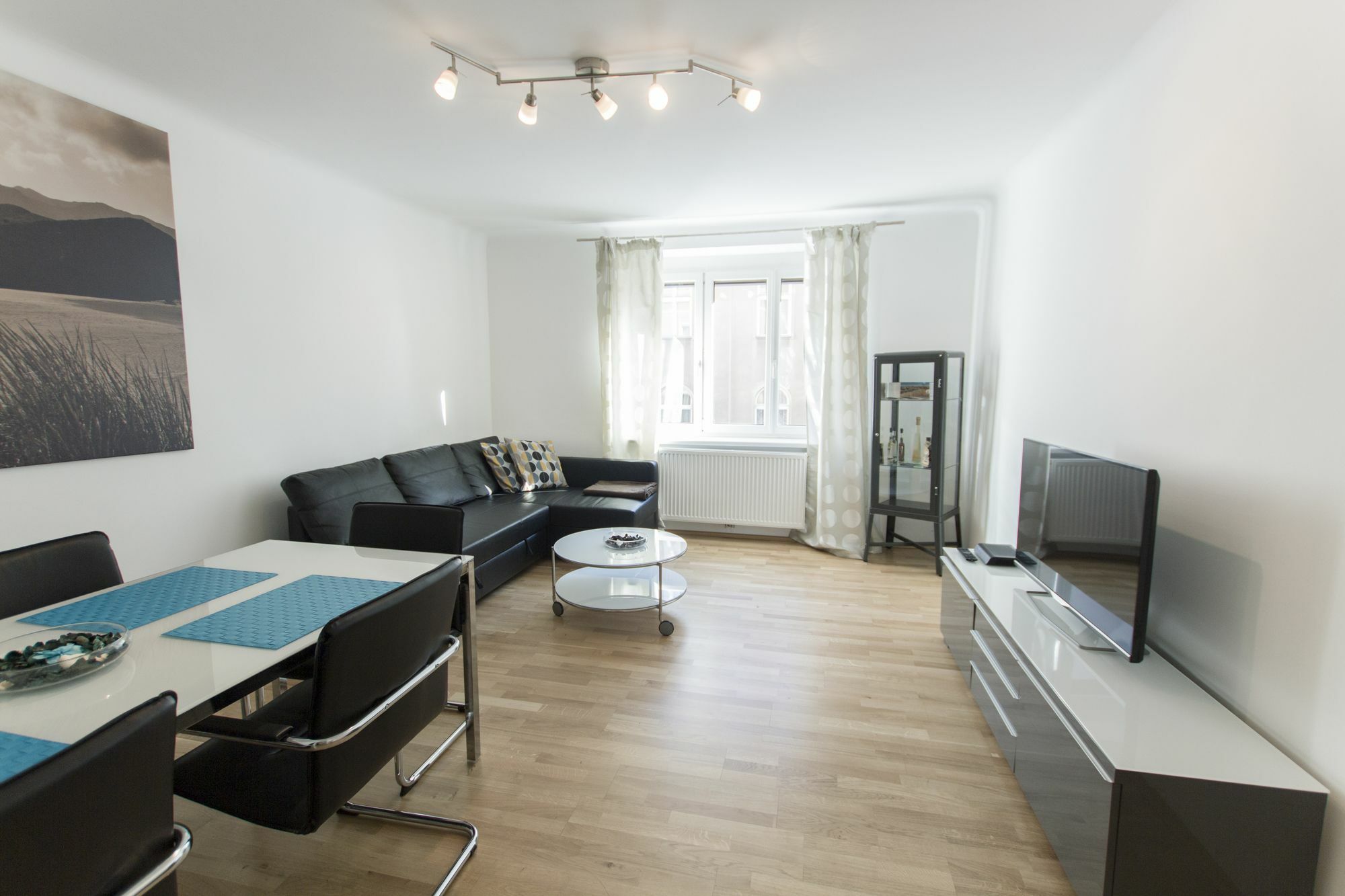 - Naehe Schottenring Wien