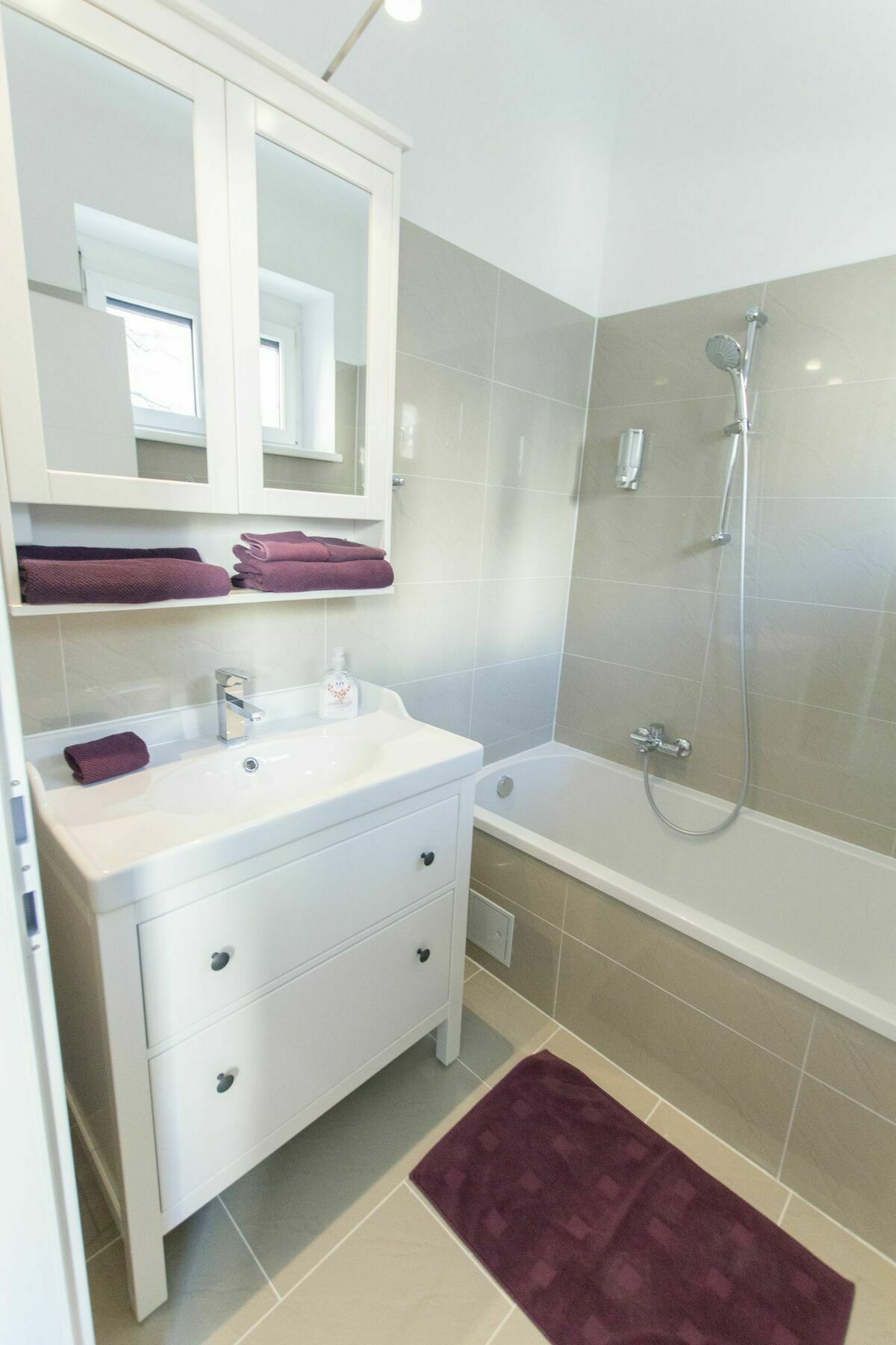 - Naehe Schottenring Apartment Wien